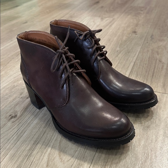 NWOB RANCH ROAD LEATHER ANKLE BOOTS
Starr Brown 7.5 - Picture 3 of 10